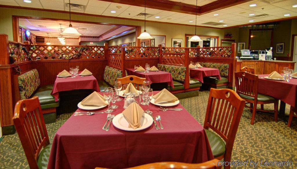 Holiday Inn Conference Center Marshfield, An Ihg Hotel Exterior foto