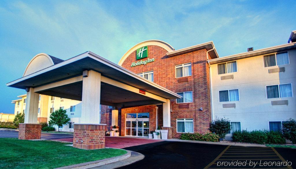 Holiday Inn Conference Center Marshfield, An Ihg Hotel Exterior foto